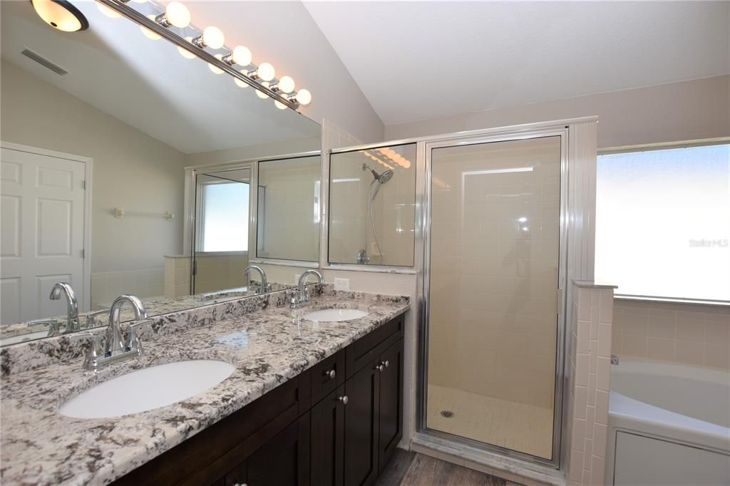 Active With Contract: $2,000 (4 beds, 3 baths, 1883 Square Feet)