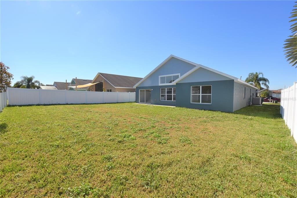 Active With Contract: $2,000 (4 beds, 3 baths, 1883 Square Feet)