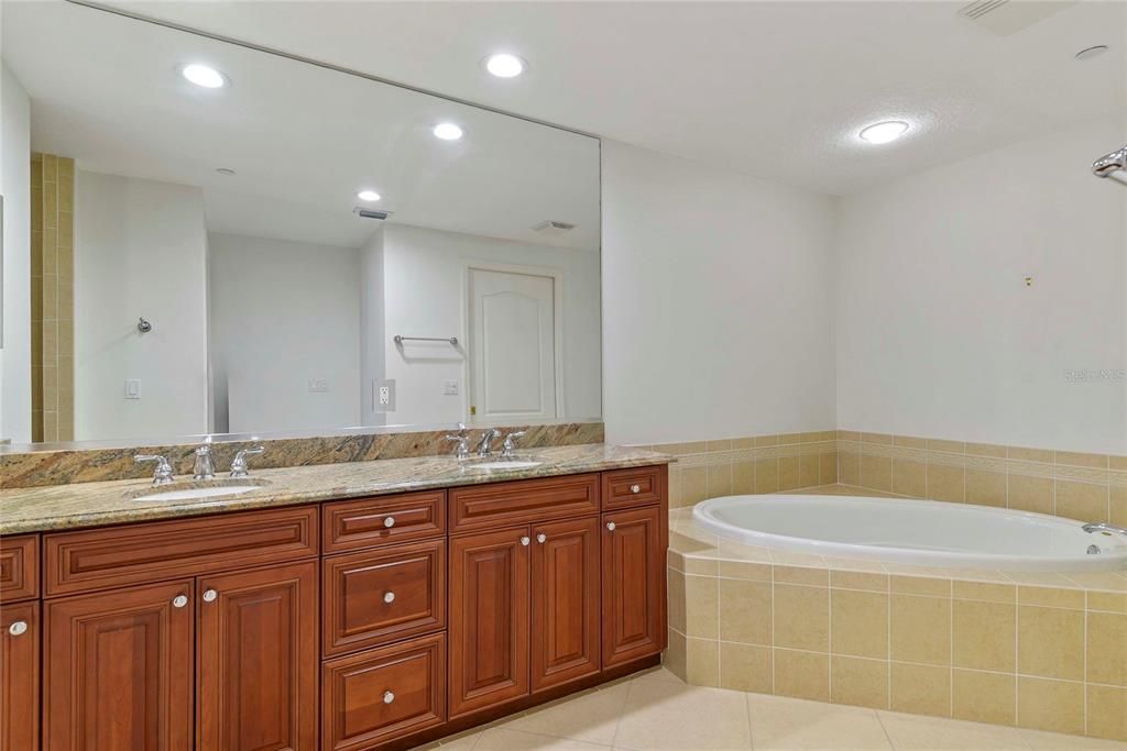 For Sale: $1,675,000 (4 beds, 3 baths, 2610 Square Feet)