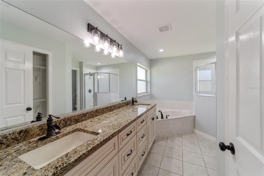For Sale: $349,000 (4 beds, 3 baths, 2090 Square Feet)