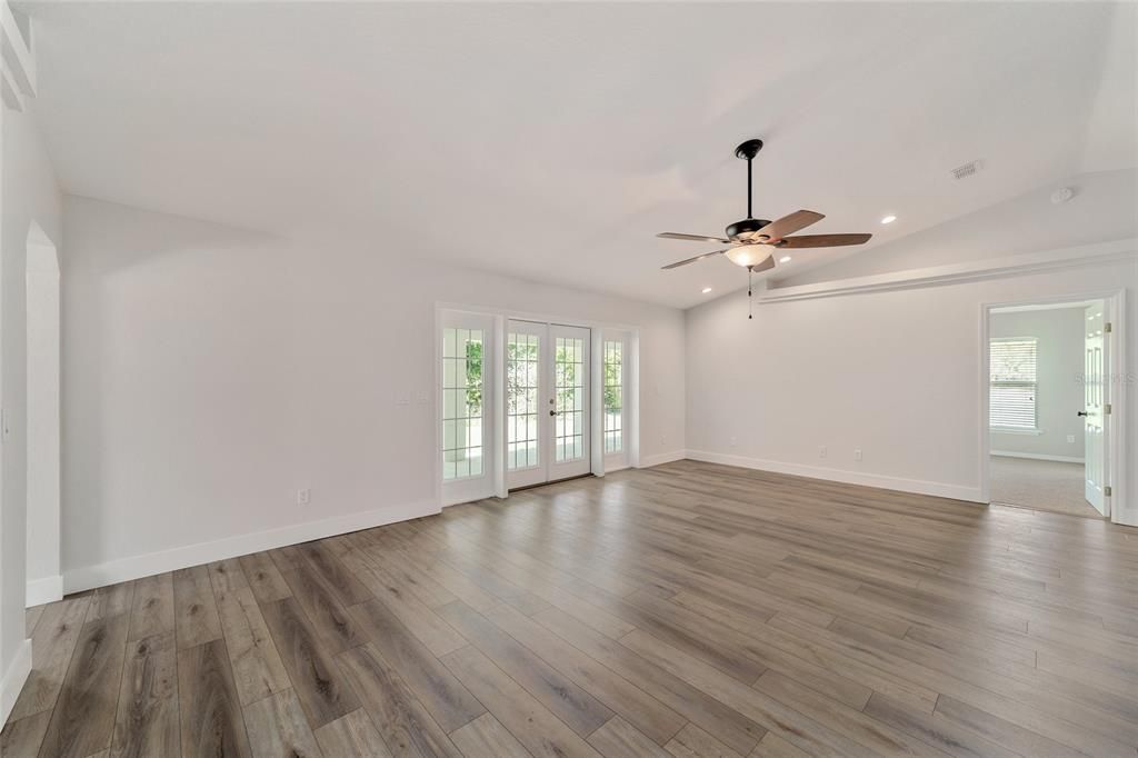 For Sale: $349,000 (4 beds, 3 baths, 2090 Square Feet)
