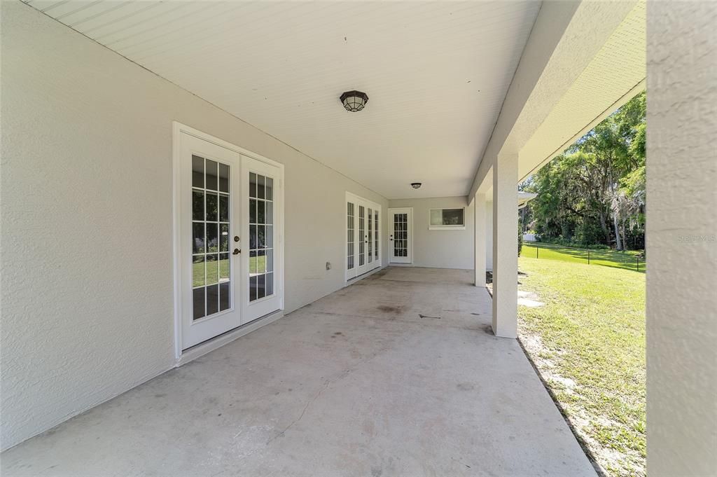 For Sale: $349,000 (4 beds, 3 baths, 2090 Square Feet)