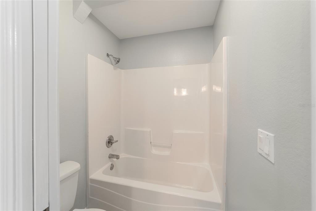 For Sale: $349,000 (4 beds, 3 baths, 2090 Square Feet)