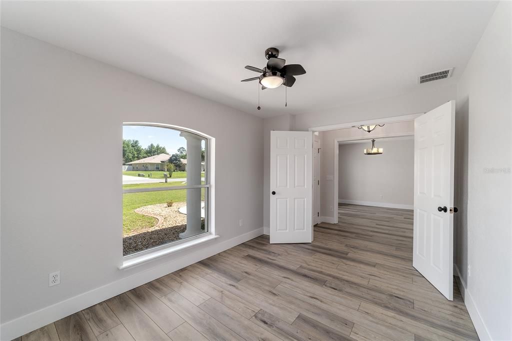 For Sale: $349,000 (4 beds, 3 baths, 2090 Square Feet)