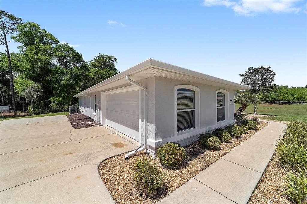For Sale: $349,000 (4 beds, 3 baths, 2090 Square Feet)