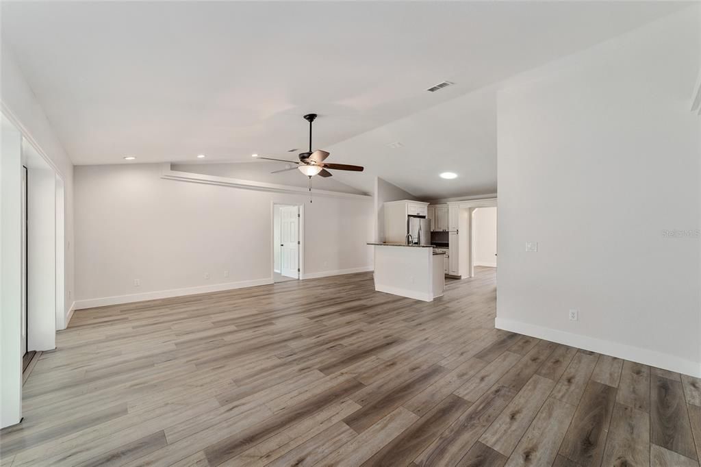 For Sale: $349,000 (4 beds, 3 baths, 2090 Square Feet)