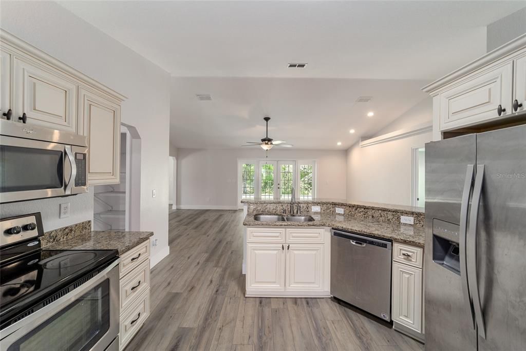 For Sale: $349,000 (4 beds, 3 baths, 2090 Square Feet)