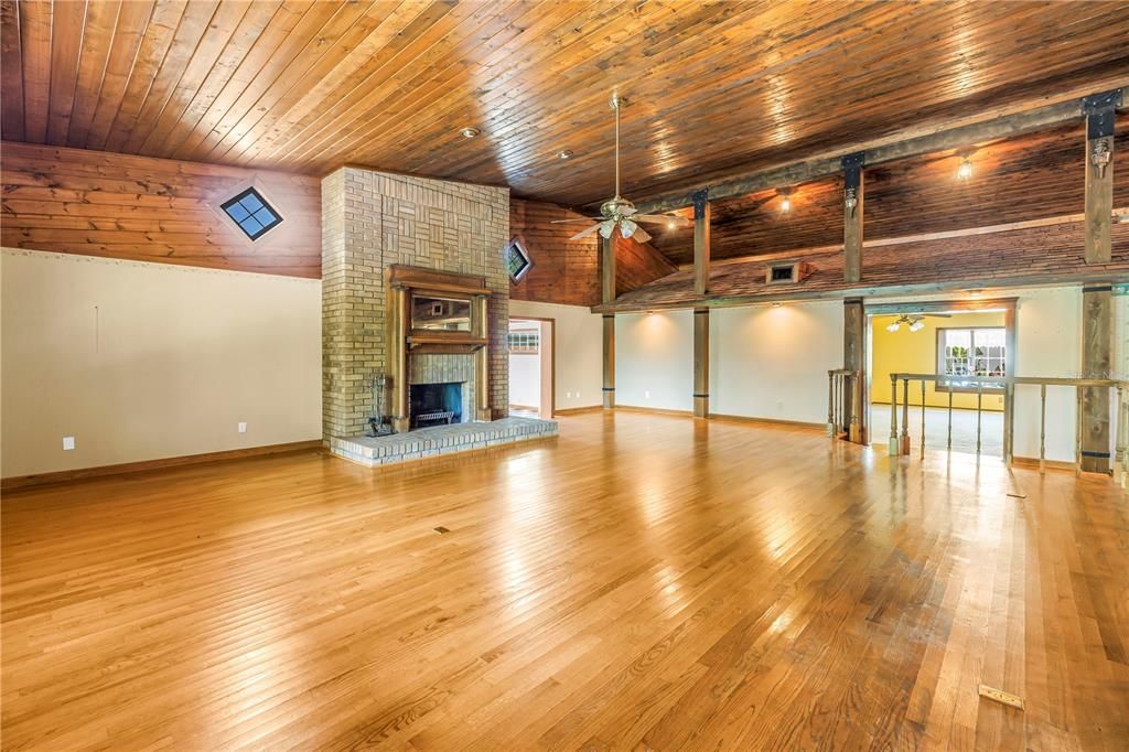 For Sale: $795,000 (3 beds, 2 baths, 2997 Square Feet)