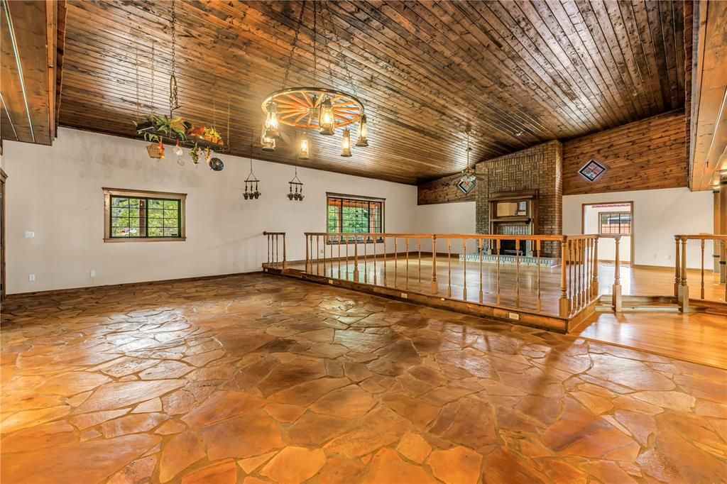 For Sale: $795,000 (3 beds, 2 baths, 2997 Square Feet)