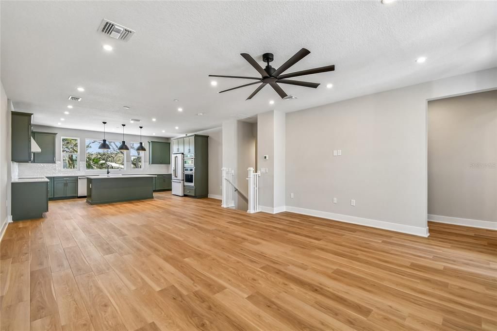 Active With Contract: $782,845 (4 beds, 3 baths, 2558 Square Feet)