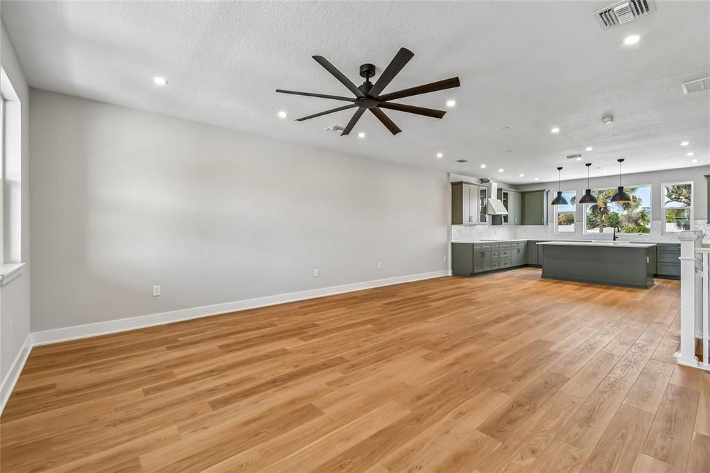 Active With Contract: $782,845 (4 beds, 3 baths, 2558 Square Feet)