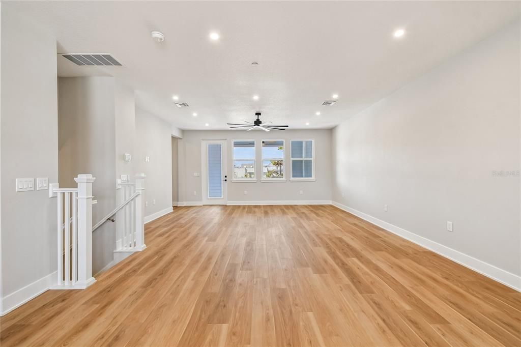 Active With Contract: $782,845 (4 beds, 3 baths, 2558 Square Feet)