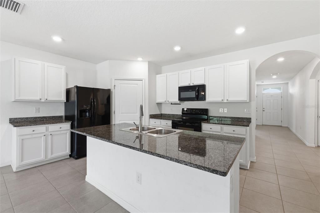 For Sale: $368,000 (4 beds, 2 baths, 1846 Square Feet)