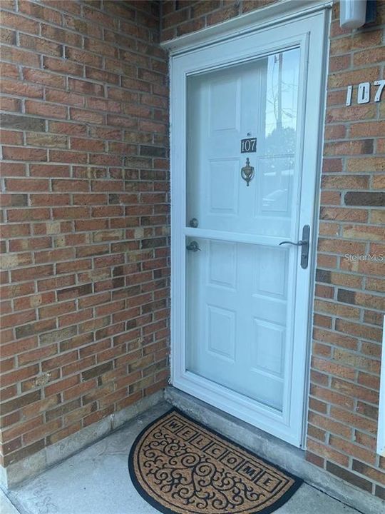 For Rent: $2,200 (2 beds, 2 baths, 936 Square Feet)