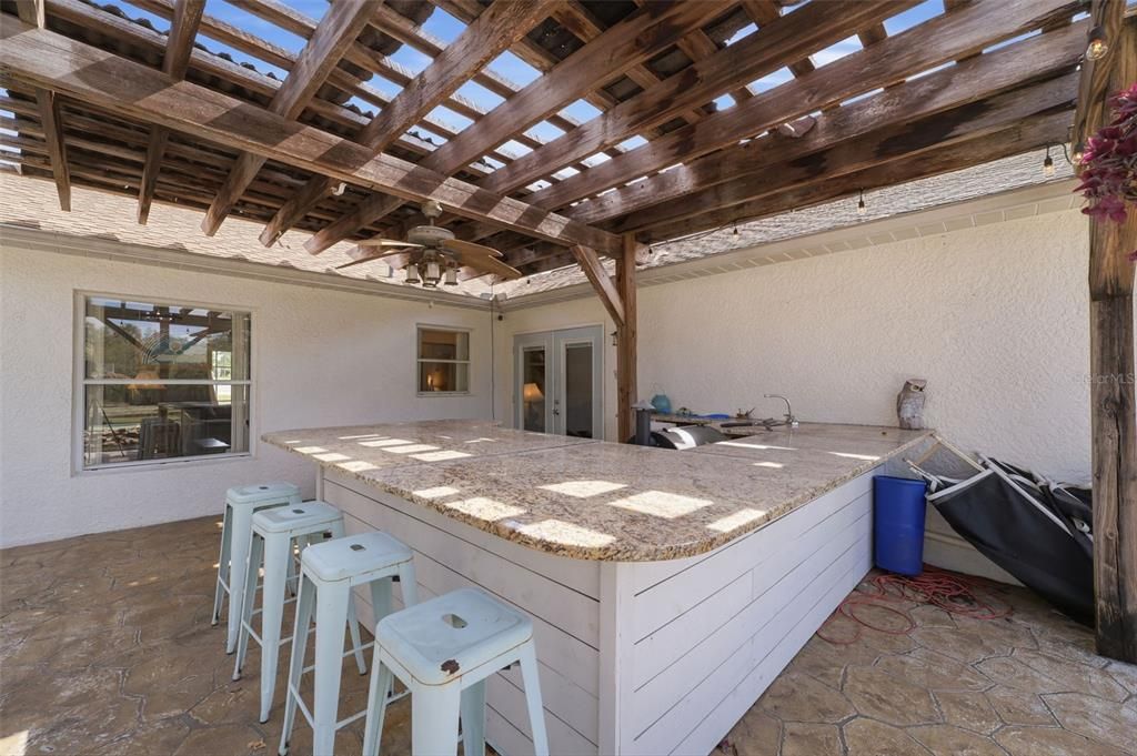 Activo con contrato: $410,000 (4 camas, 2 baños, 1848 Pies cuadrados)