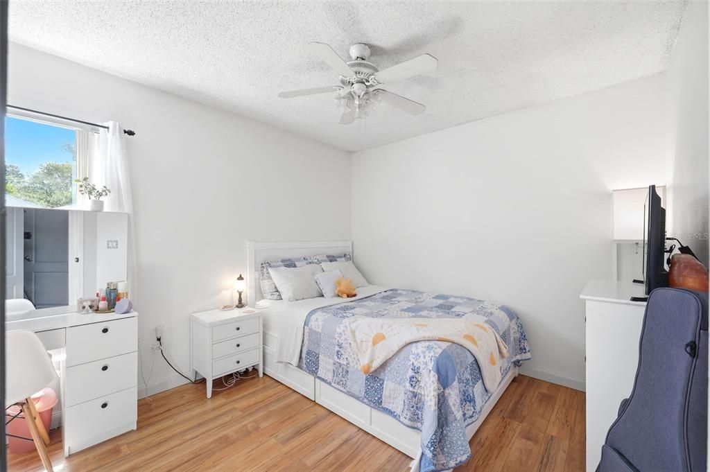 Activo con contrato: $410,000 (4 camas, 2 baños, 1848 Pies cuadrados)
