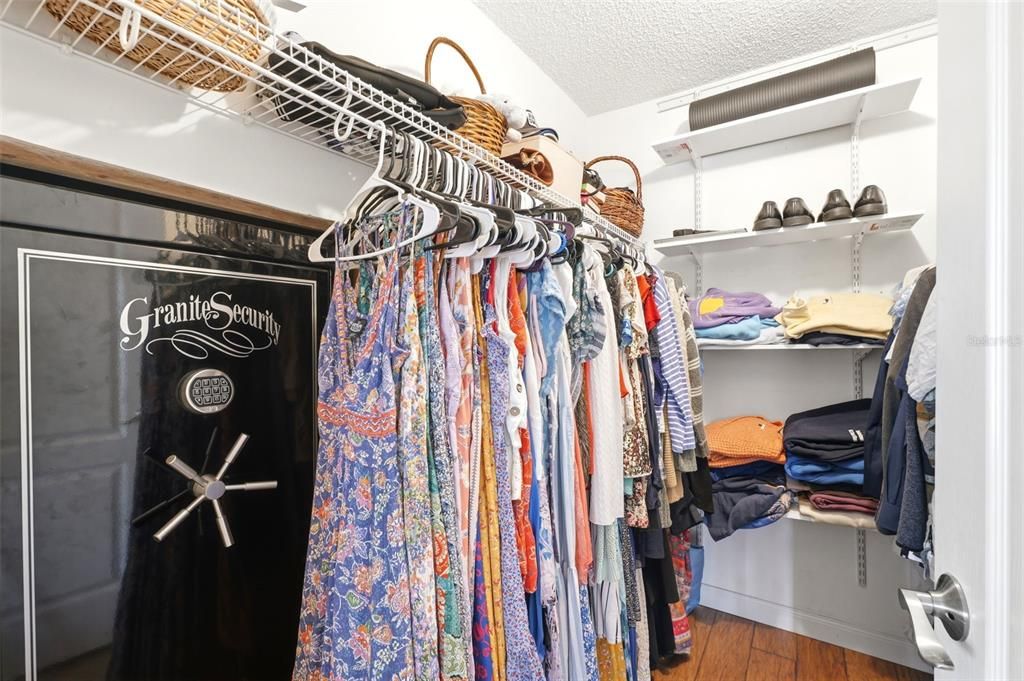 Activo con contrato: $410,000 (4 camas, 2 baños, 1848 Pies cuadrados)