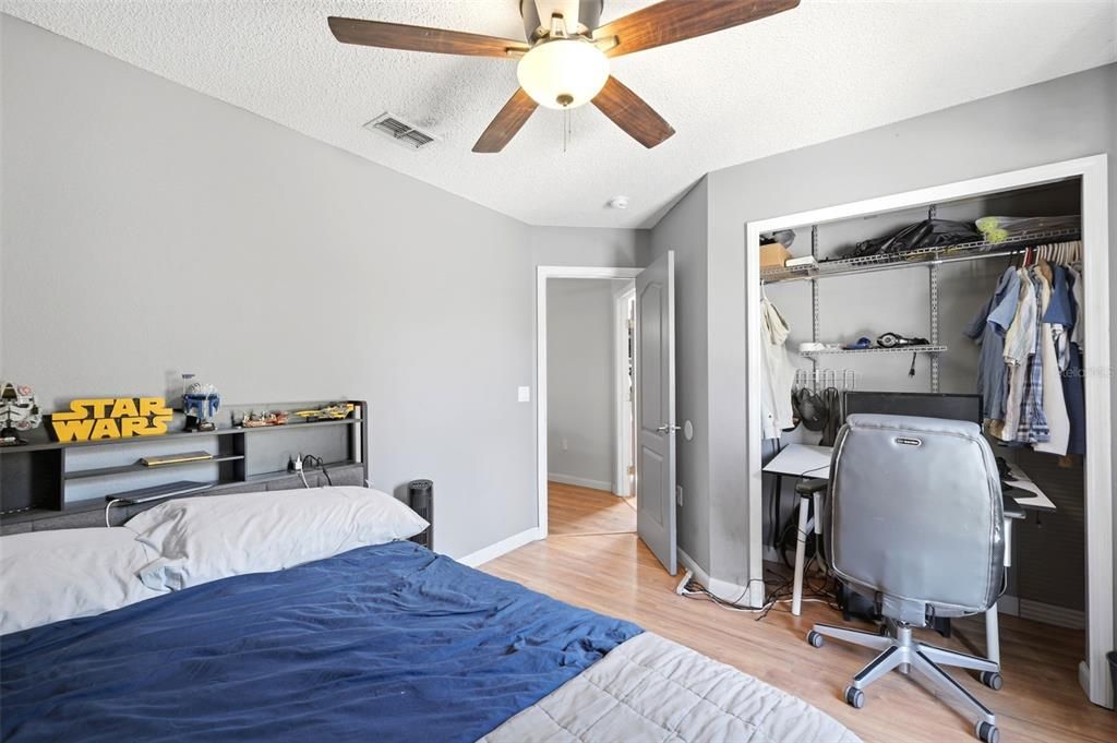 Activo con contrato: $410,000 (4 camas, 2 baños, 1848 Pies cuadrados)