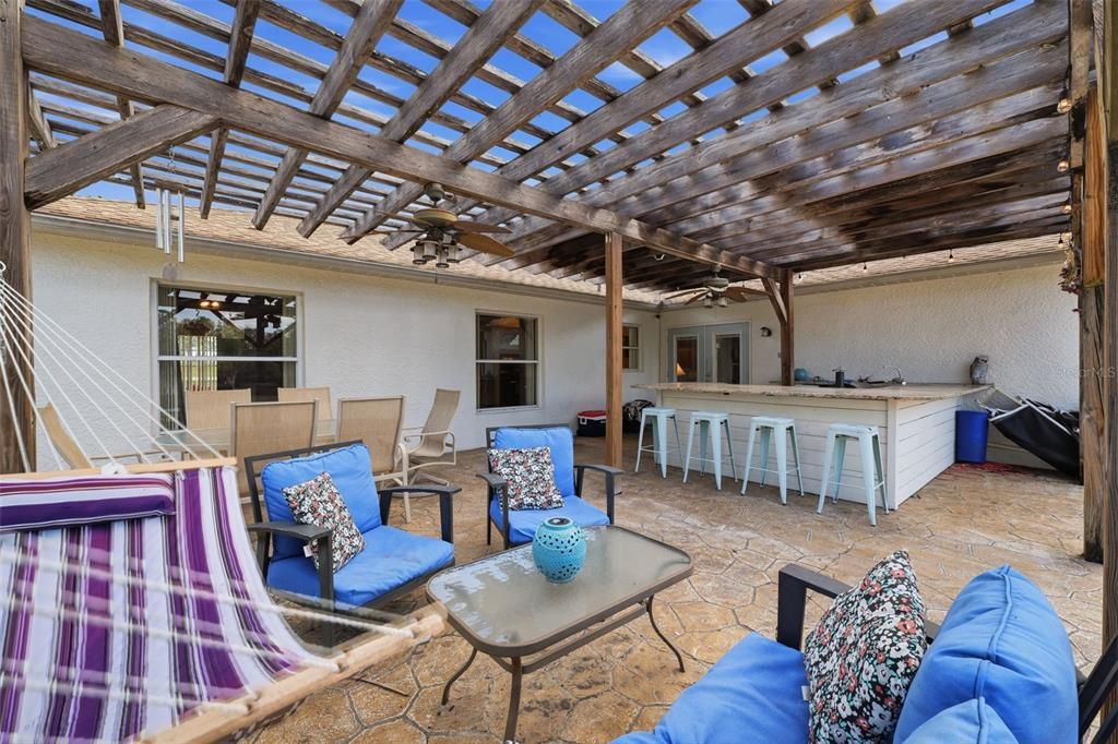 Activo con contrato: $410,000 (4 camas, 2 baños, 1848 Pies cuadrados)