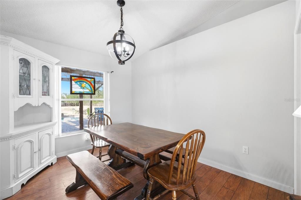Activo con contrato: $410,000 (4 camas, 2 baños, 1848 Pies cuadrados)