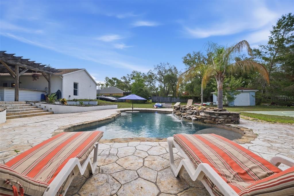 Activo con contrato: $410,000 (4 camas, 2 baños, 1848 Pies cuadrados)