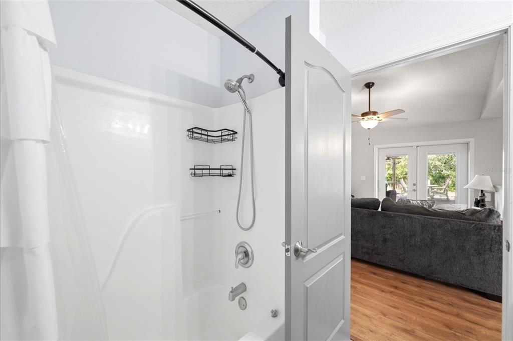 Activo con contrato: $410,000 (4 camas, 2 baños, 1848 Pies cuadrados)