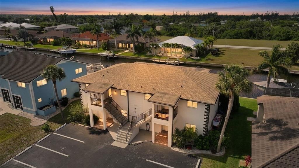 На продажу: $197,500 (2 спален, 2 ванн, 1077 Квадратных фут)