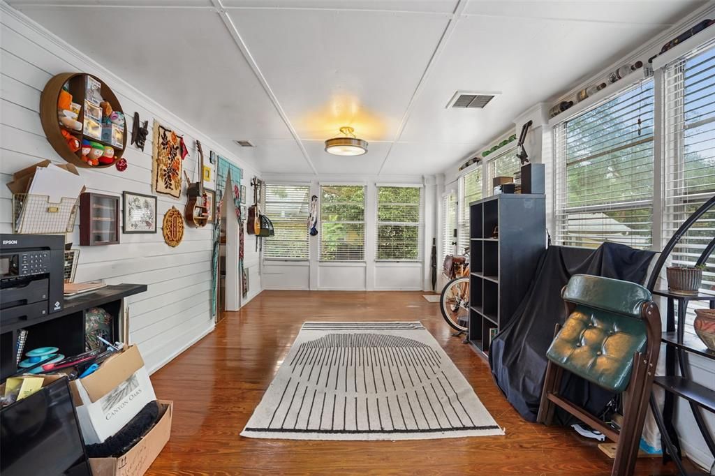 En Venta: $675,000 (3 camas, 0 baños, 1935 Pies cuadrados)