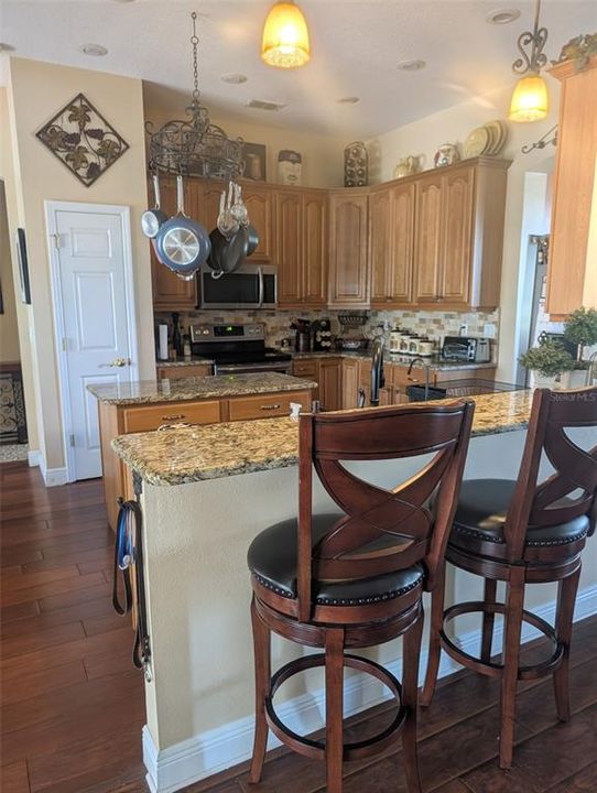 For Sale: $520,000 (4 beds, 2 baths, 2132 Square Feet)