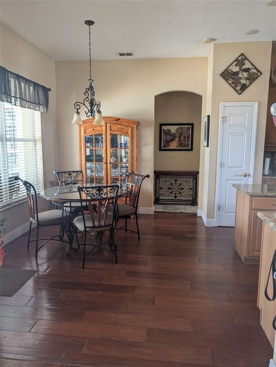 For Sale: $520,000 (4 beds, 2 baths, 2132 Square Feet)