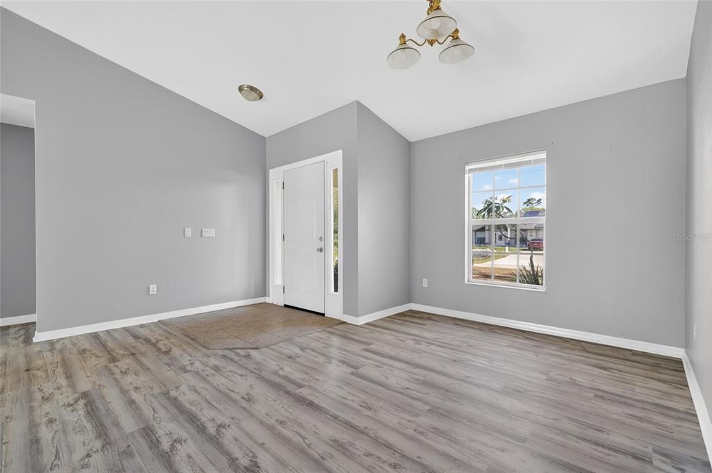 Activo con contrato: $262,000 (3 camas, 2 baños, 1452 Pies cuadrados)