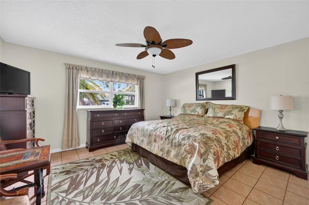 For Sale: $314,900 (3 beds, 2 baths, 1631 Square Feet)