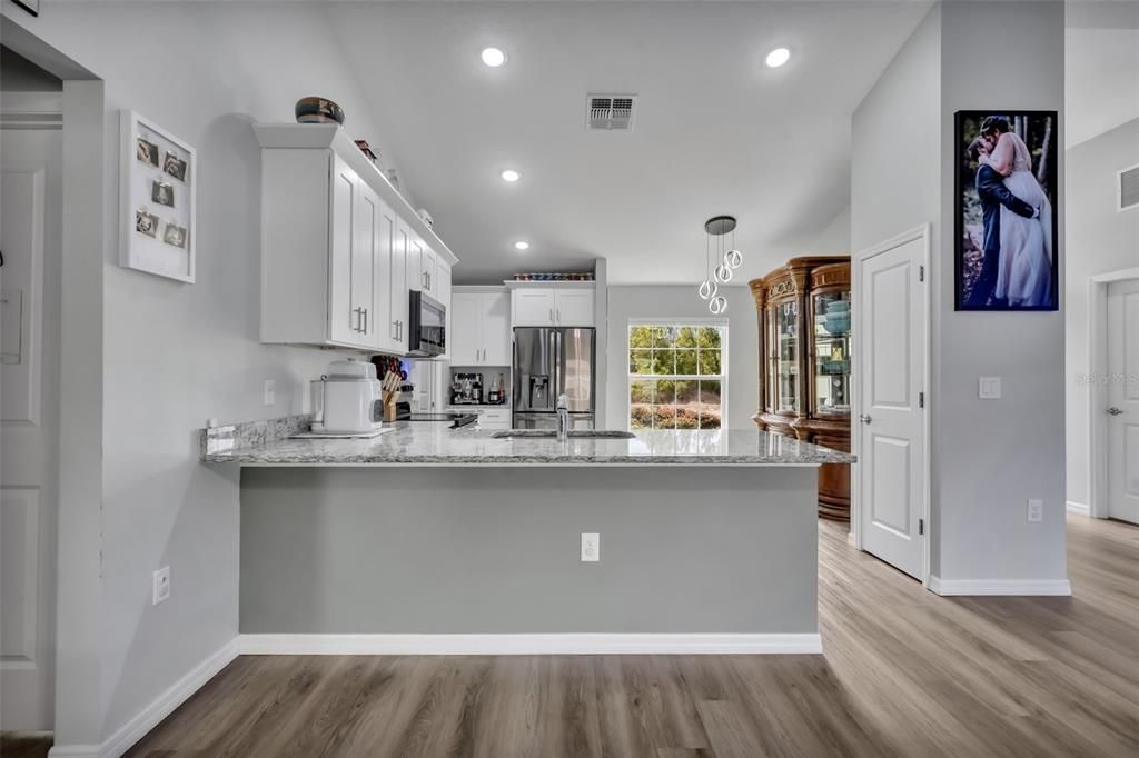 For Sale: $349,900 (4 beds, 2 baths, 1644 Square Feet)