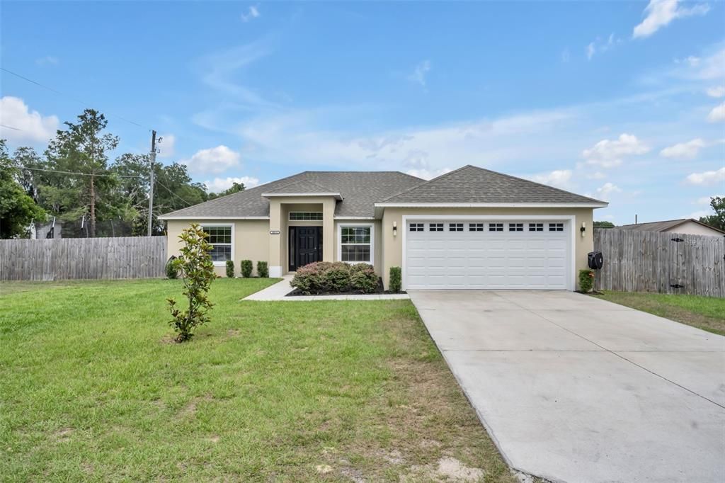 For Sale: $349,900 (4 beds, 2 baths, 1644 Square Feet)