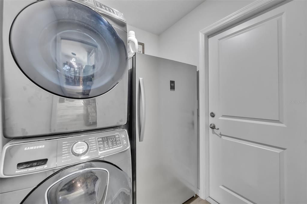 For Sale: $349,900 (4 beds, 2 baths, 1644 Square Feet)