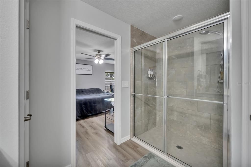 For Sale: $349,900 (4 beds, 2 baths, 1644 Square Feet)