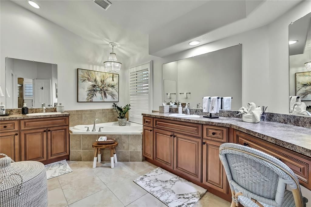 For Sale: $490,000 (3 beds, 2 baths, 1808 Square Feet)