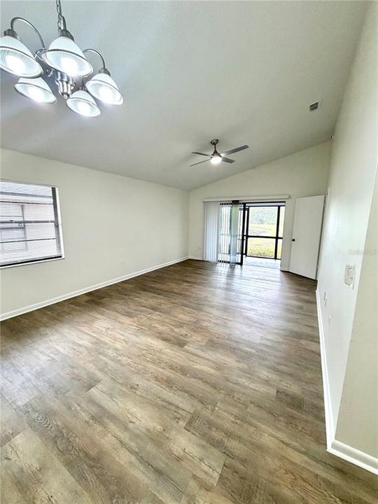В аренду: $2,400 (3 спален, 2 ванн, 1249 Квадратных фут)