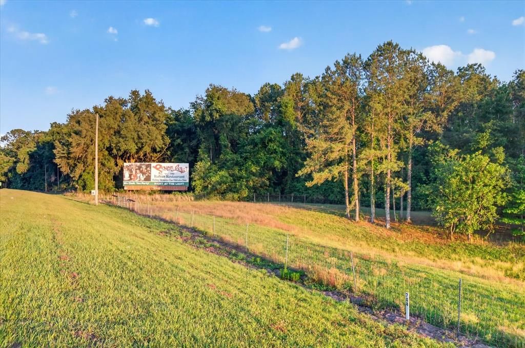 待售: $975,000 (9.10 acres)