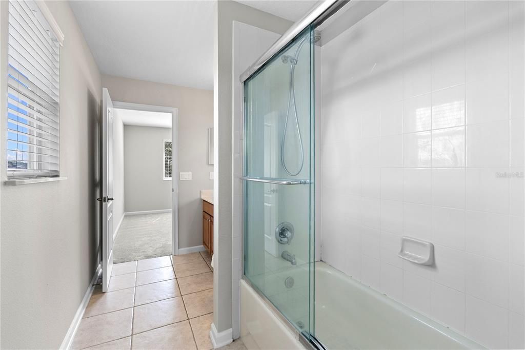 Activo con contrato: $750,000 (5 camas, 4 baños, 3542 Pies cuadrados)