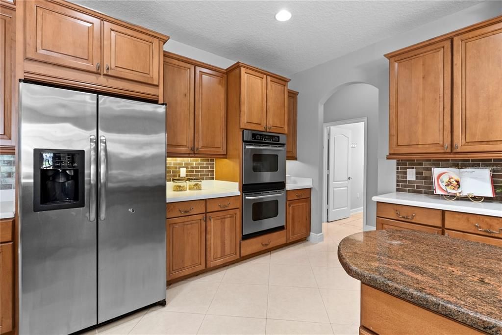 Activo con contrato: $750,000 (5 camas, 4 baños, 3542 Pies cuadrados)