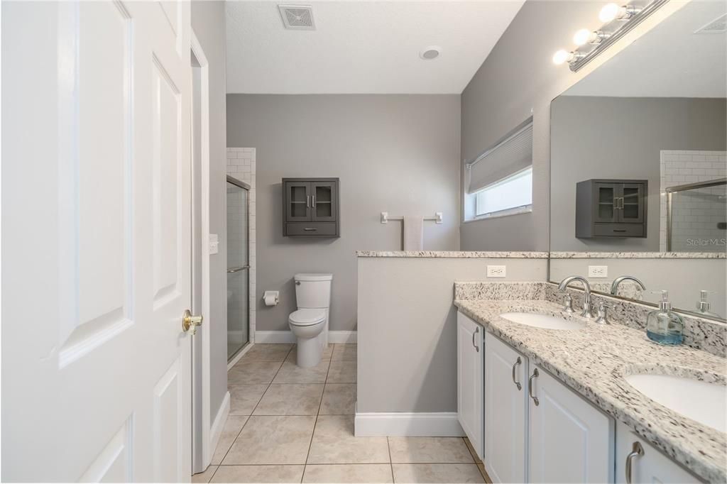 For Sale: $379,900 (3 beds, 2 baths, 1607 Square Feet)