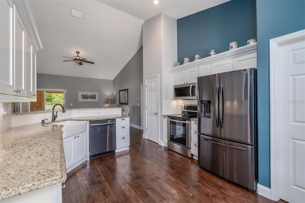 For Sale: $379,900 (3 beds, 2 baths, 1607 Square Feet)