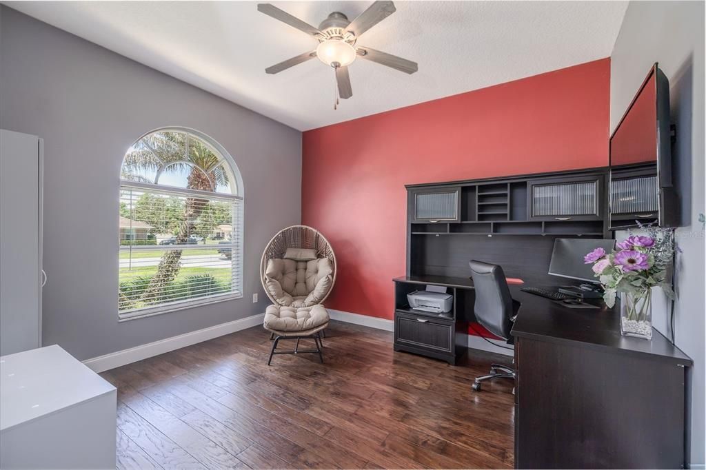 For Sale: $379,900 (3 beds, 2 baths, 1607 Square Feet)