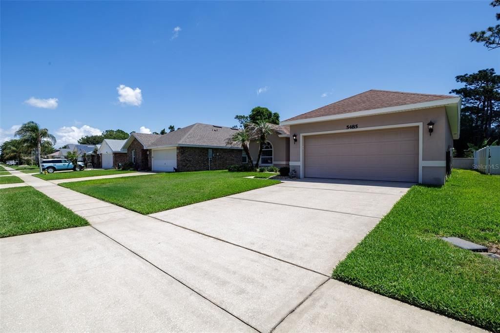 For Sale: $379,900 (3 beds, 2 baths, 1607 Square Feet)