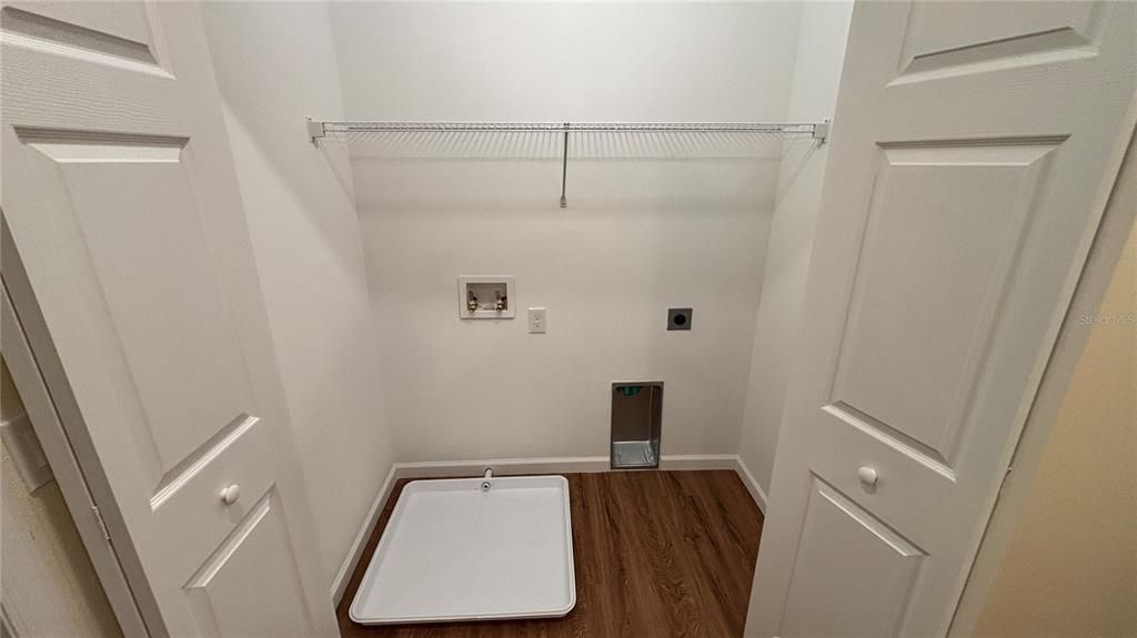 В аренду: $1,695 (3 спален, 3 ванн, 1428 Квадратных фут)