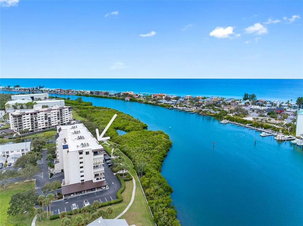 Active With Contract: $345,000 (2 beds, 2 baths, 1225 Square Feet)