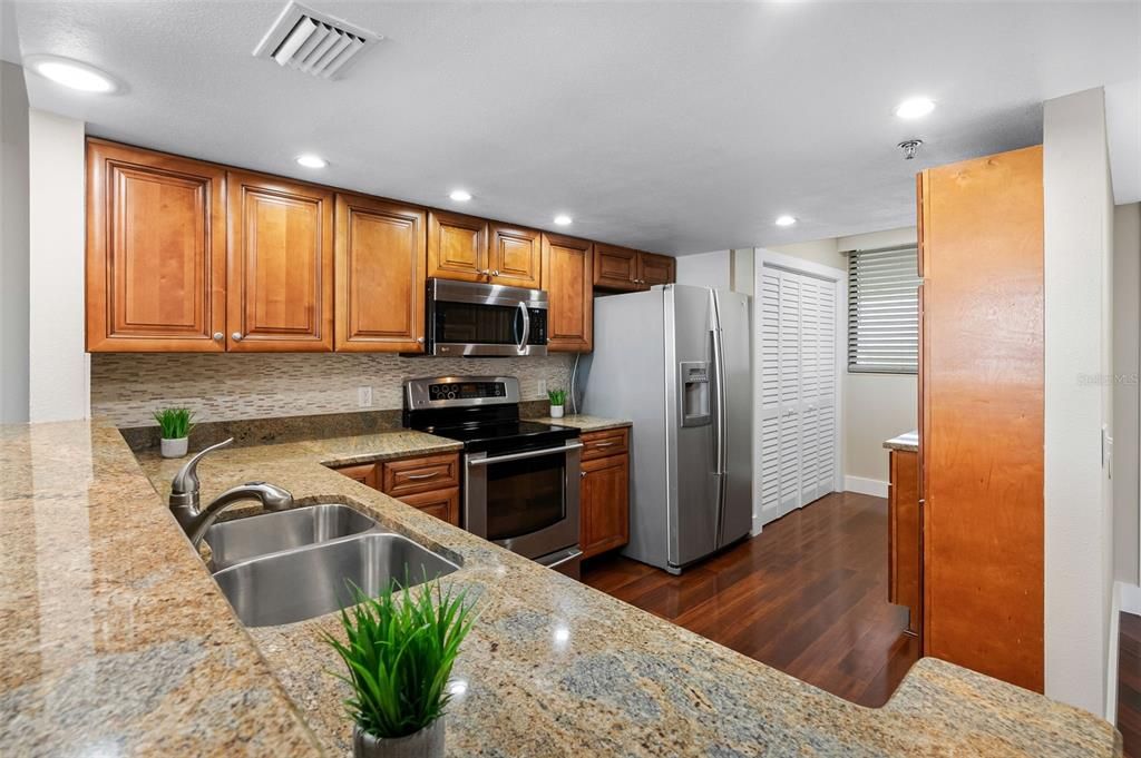 Active With Contract: $345,000 (2 beds, 2 baths, 1225 Square Feet)
