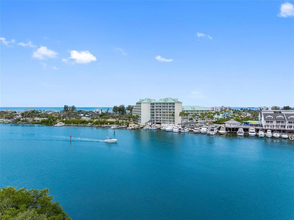 Active With Contract: $345,000 (2 beds, 2 baths, 1225 Square Feet)