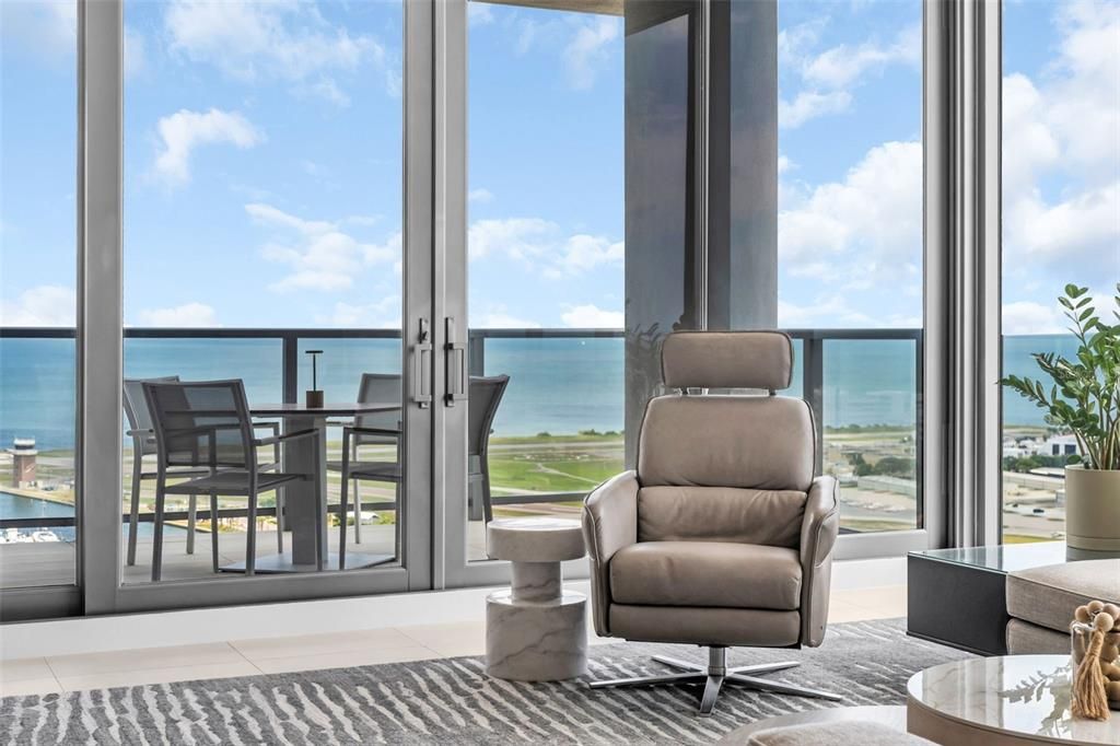 For Sale: $3,250,000 (3 beds, 4 baths, 2712 Square Feet)